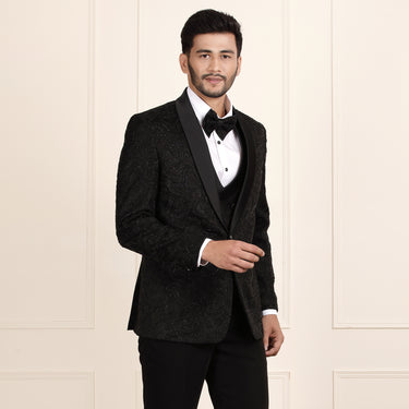 Luxury Black Tuxedo for Men with Intricate Detailing