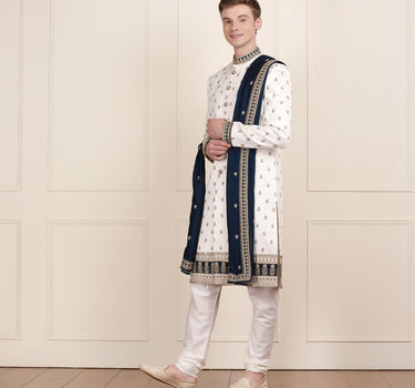 Men cream Sherwani coat, pant & dupatta