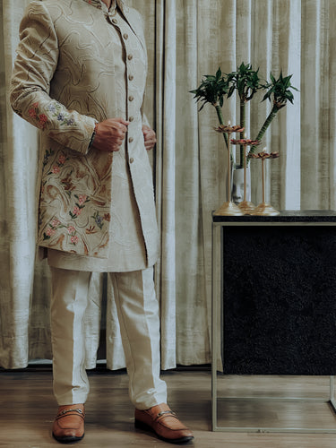 MODERN OPEN INDO WITH TEXTURED HAND PAINTED DESIGN