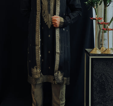 ALL OVER GOLD BROCADE DESIGN