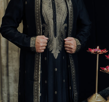 ALL OVER GOLD BROCADE DESIGN