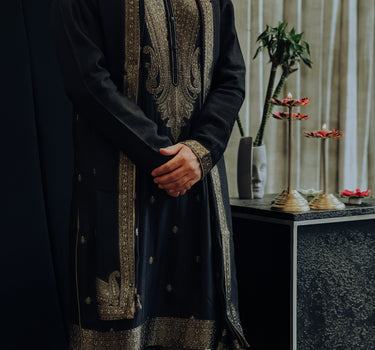 ALL OVER GOLD BROCADE DESIGN