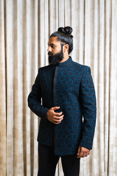 Asymmetric Embroidered jodhpuri