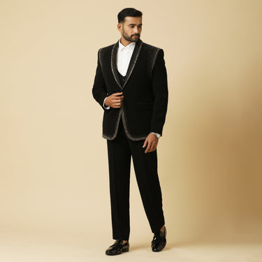 NEBULA EMBROIDERY TUX